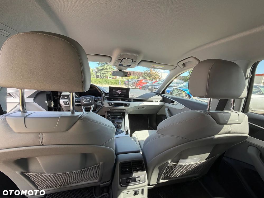 Audi A4 Allroad - 12