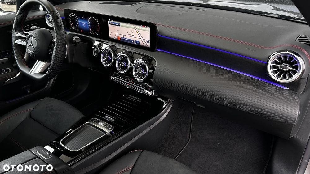 Mercedes-Benz CLA 200 AMG Line 7G-DCT - 23