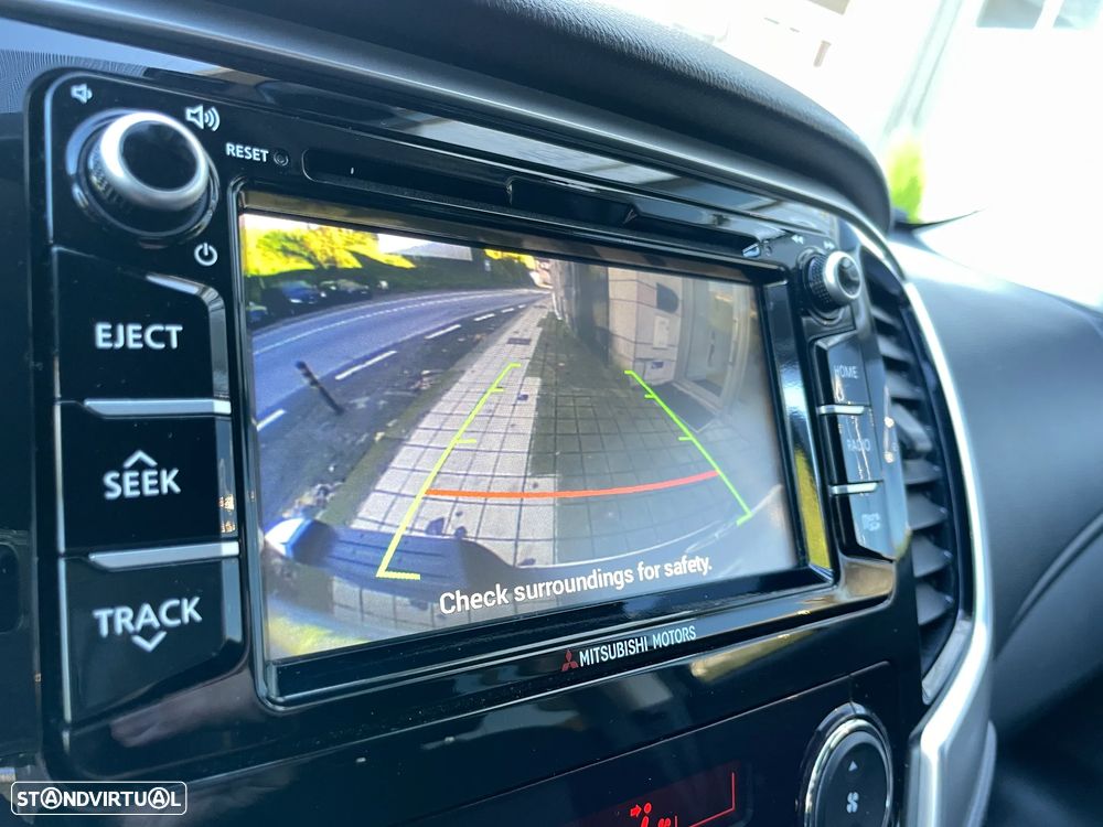 Mitsubishi L200 2.3 DI-D CD Invite Strakar Look 2WD - 22