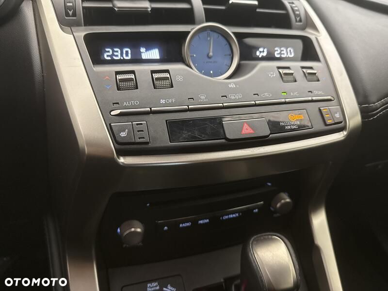 Lexus NX 300h Optimum AWD - 17