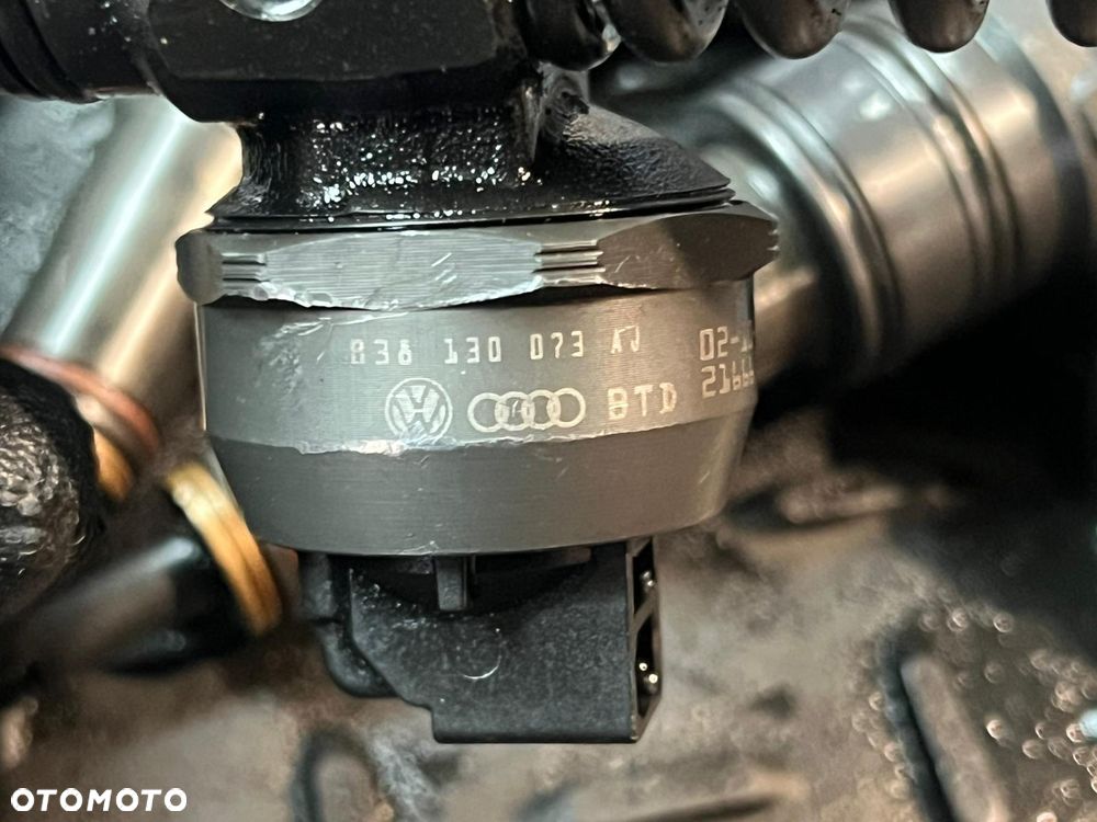 AUDI A4 B6 VW PASSAT B5 FL 1.9TDI WTRYSKIWACZE WTRYSKI KOMPLET 4 SZT 038130073AJ POSIADAM 2  KOMPLETY - 2