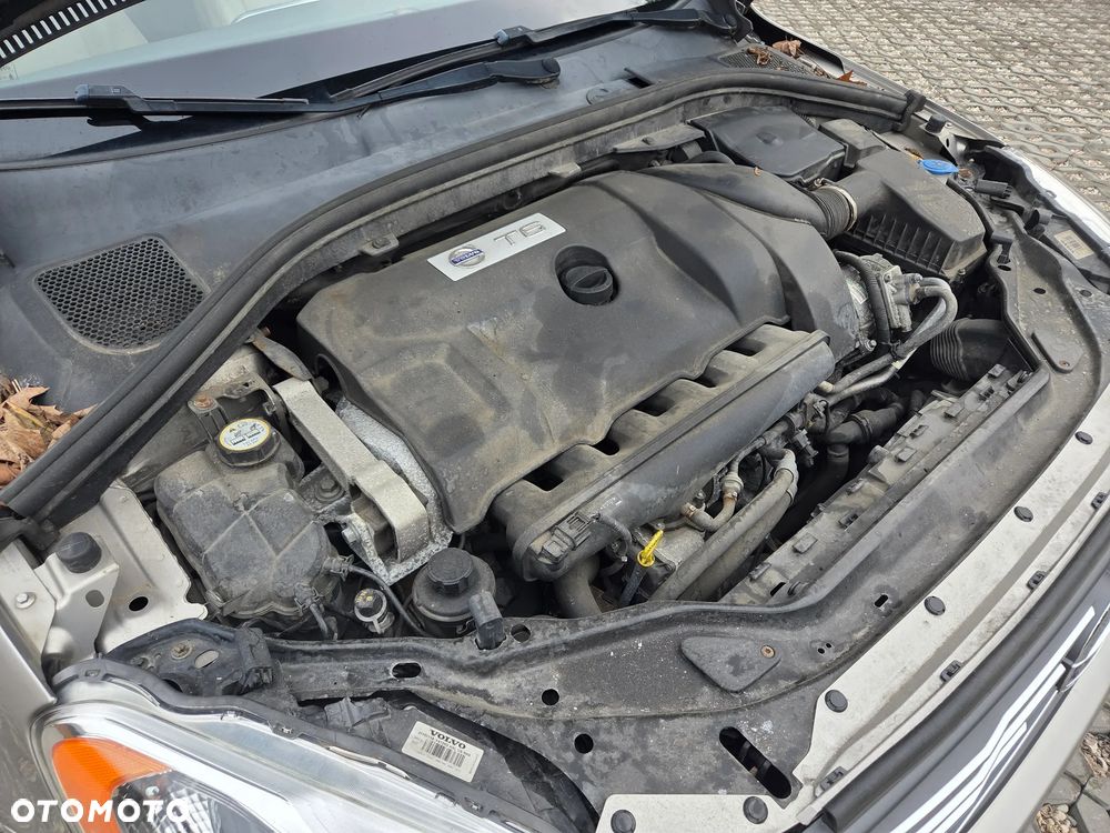 Volvo XC 60 T6 AWD Momentum - 24