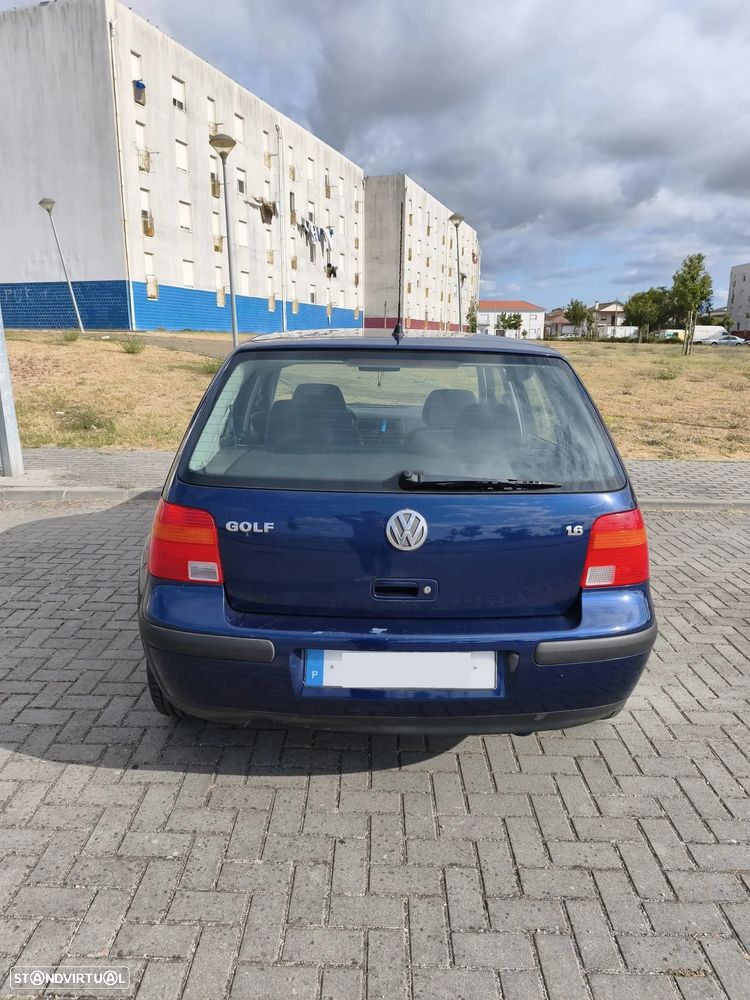 Volkswagen Golf 1.4i Confort — fotografia 2