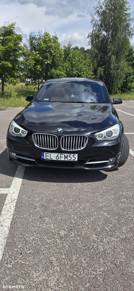 BMW Seria 5 550i - 2