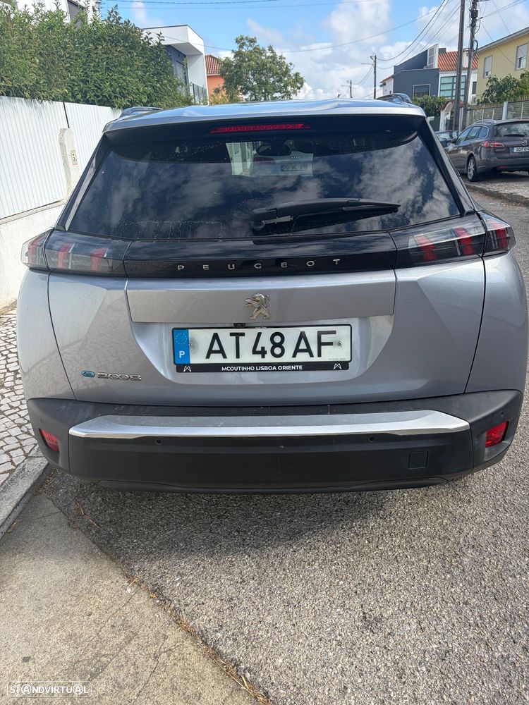 Peugeot e-2008 54 kWh Allure - 2