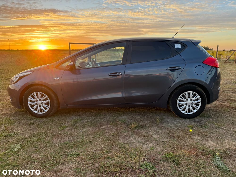 Kia Ceed 1.4 CRDi 90 Spirit - 29
