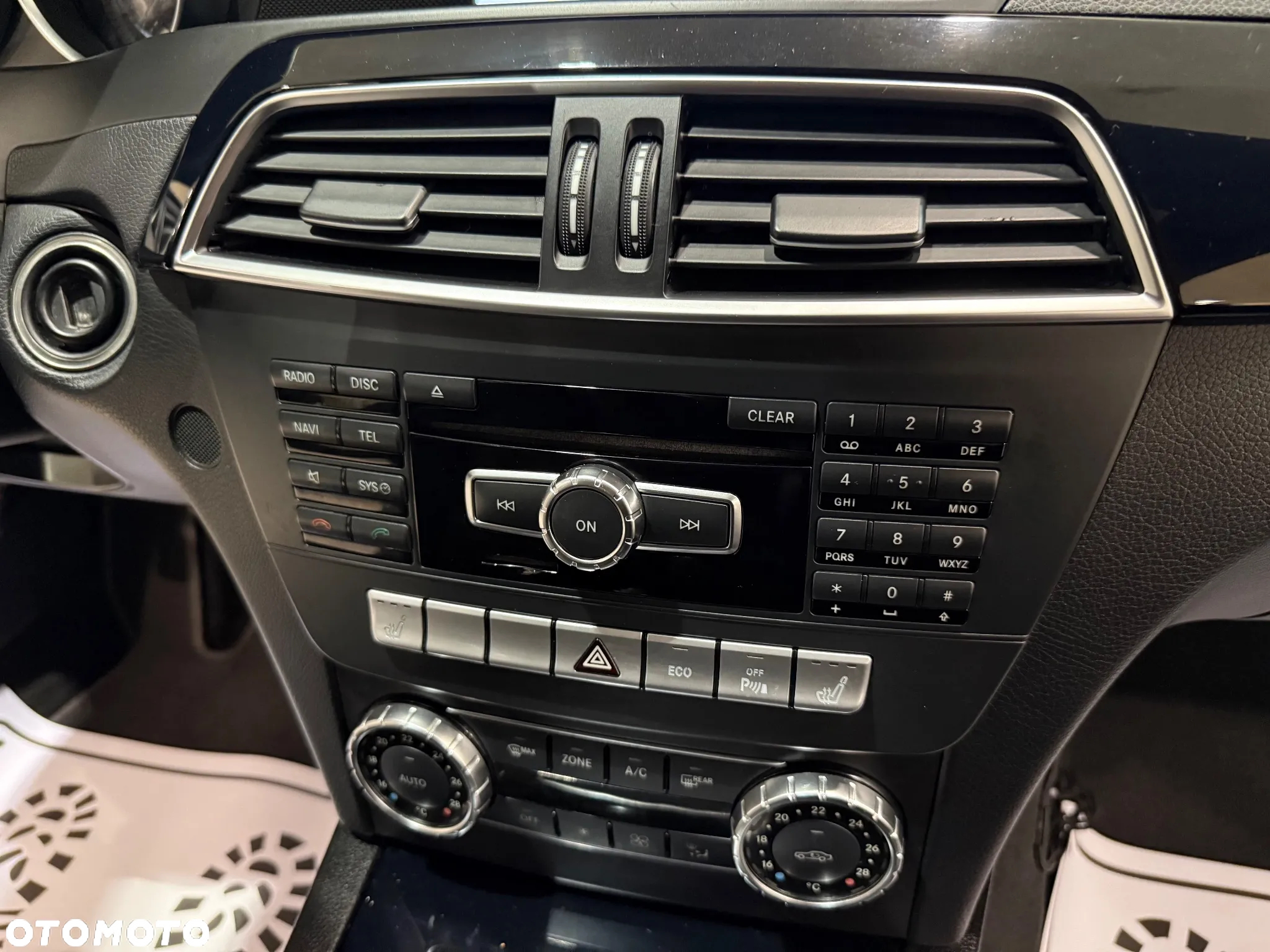 Mercedes-Benz Klasa C 220 CDI DPF Coupe (BlueEFFICIENCY) - 34