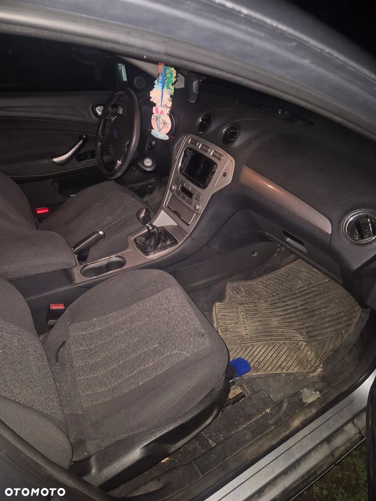 Ford Mondeo 1.8 TDCi Trend - 6