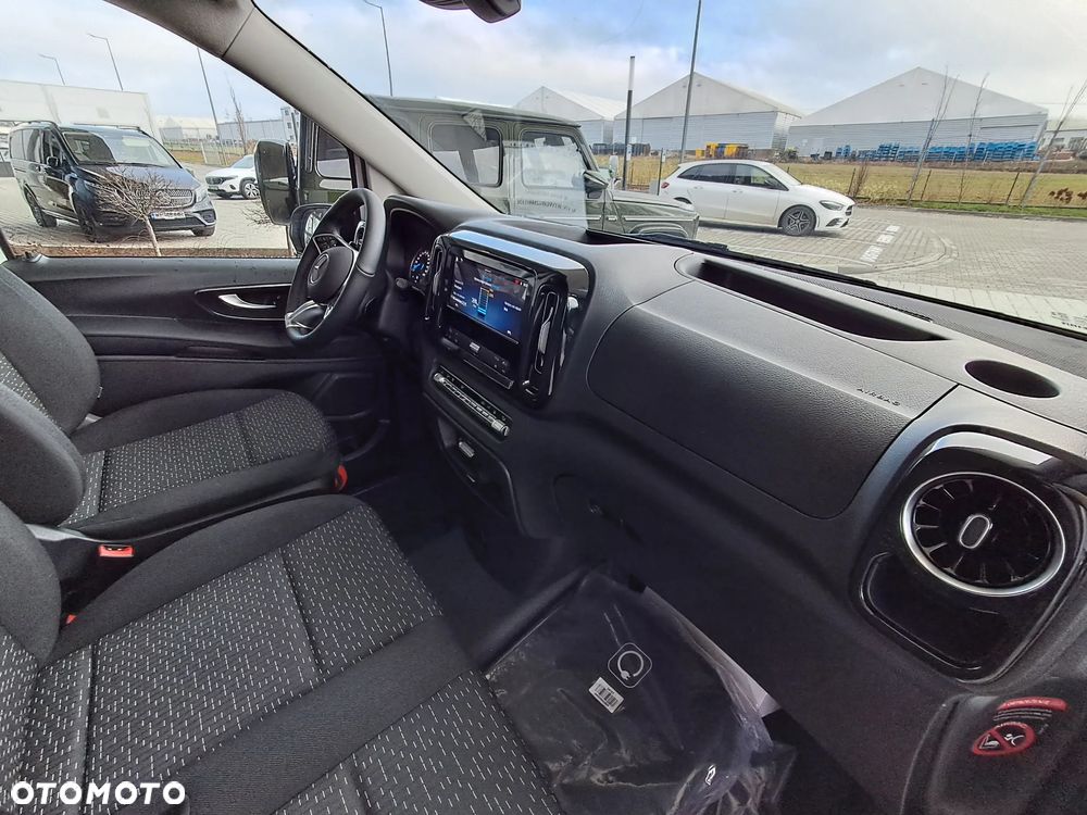 Mercedes-Benz eVito - 24