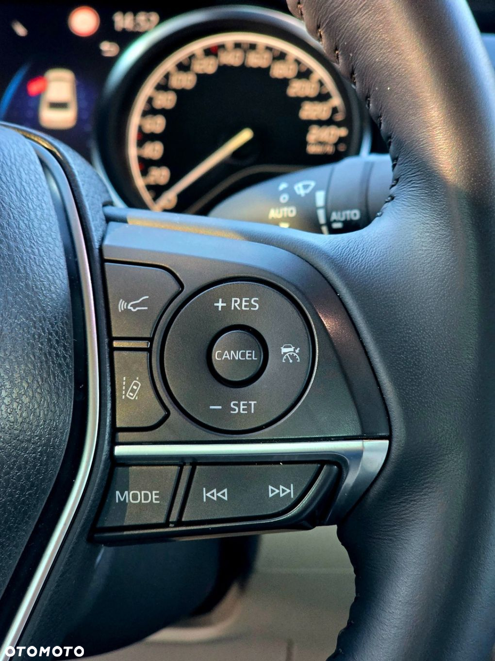 Toyota Camry 2.5 Hybrid Comfort CVT - 20