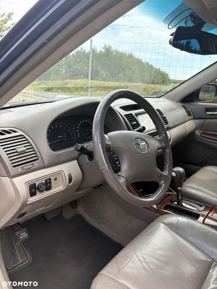 Toyota Camry 3.0 V6 - 11