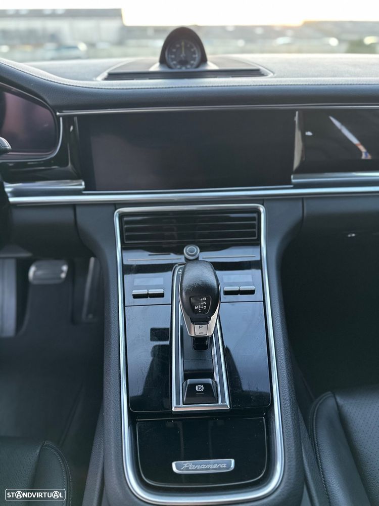 Porsche Panamera 4 E-Hybrid - 8