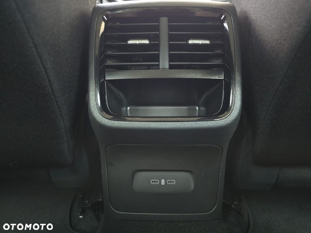 Skoda Octavia 1.5 TSI mHEV Selection DSG - 30