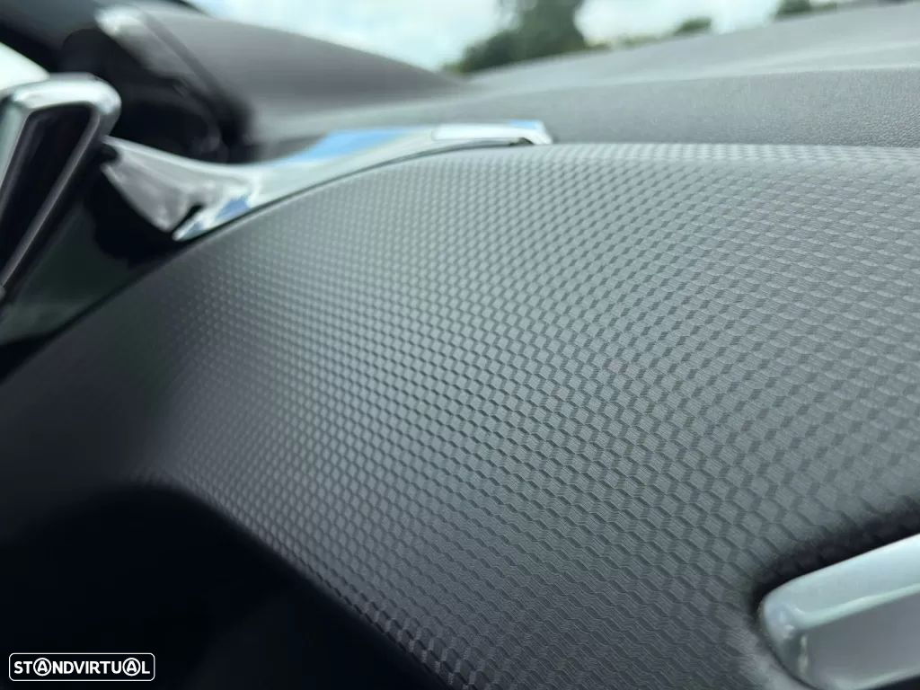Peugeot 208 1.2 PureTech GT Line - 38