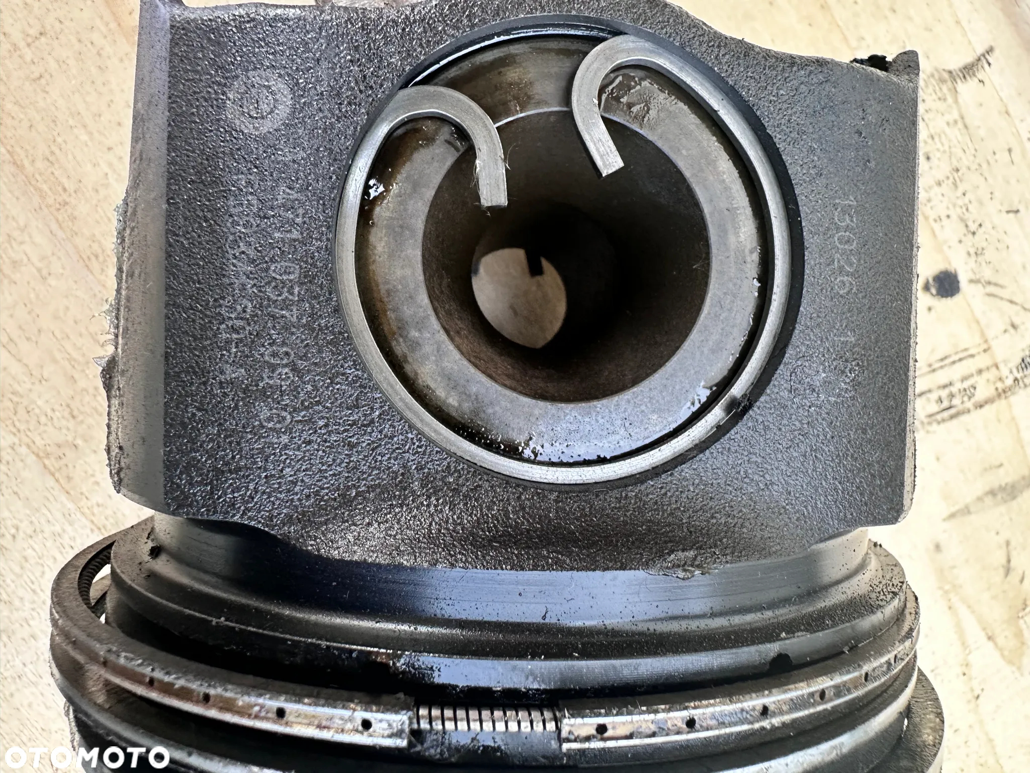 Tłok tłoki Mercedes Actros MP4 A4710370901 OM471 - 5