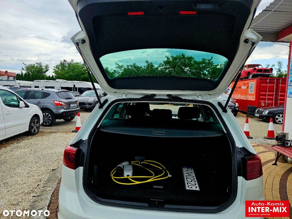 Volkswagen Passat - 15