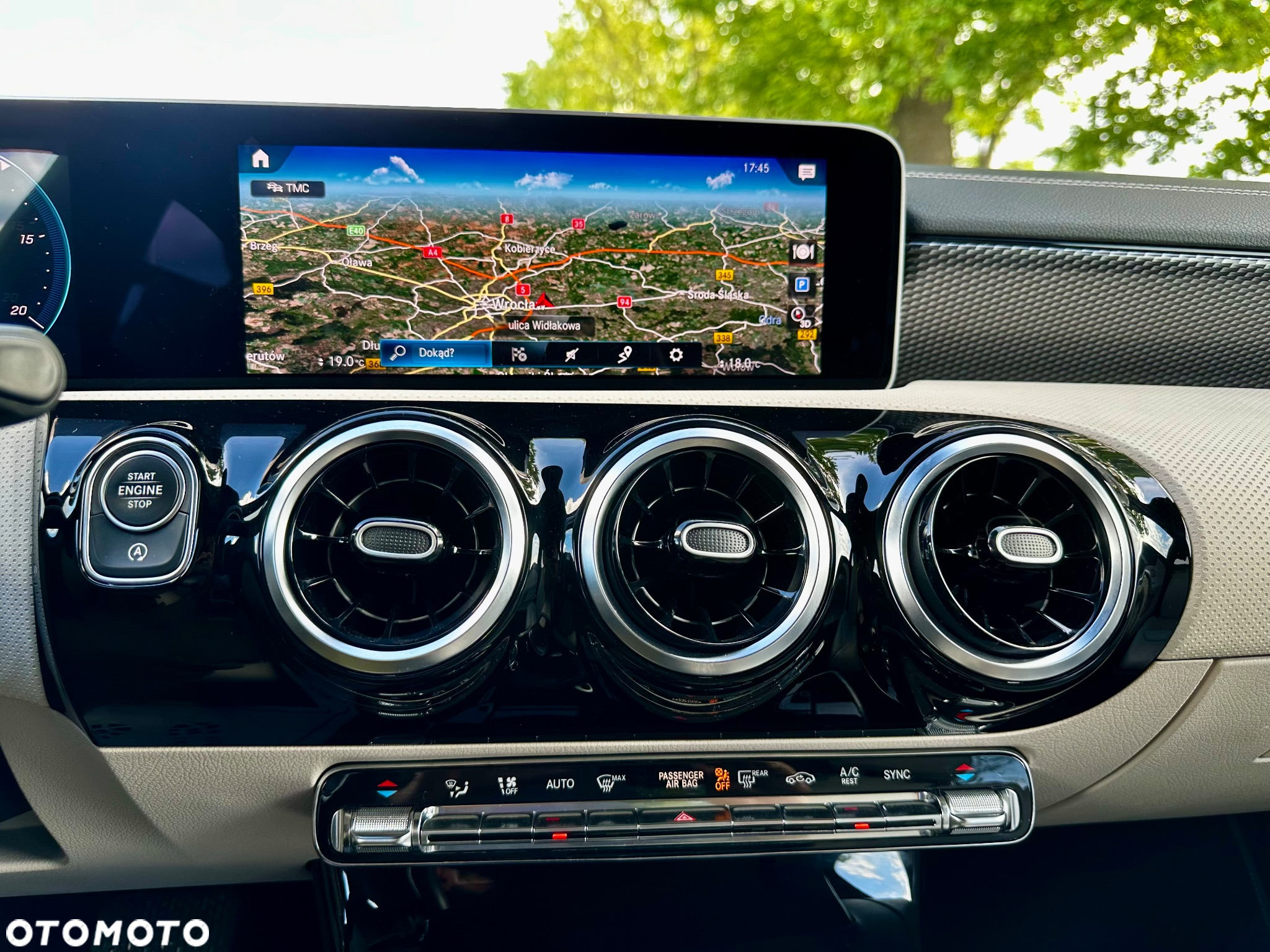 Mercedes-Benz CLA 180 Progressive 7G-DCT - 20