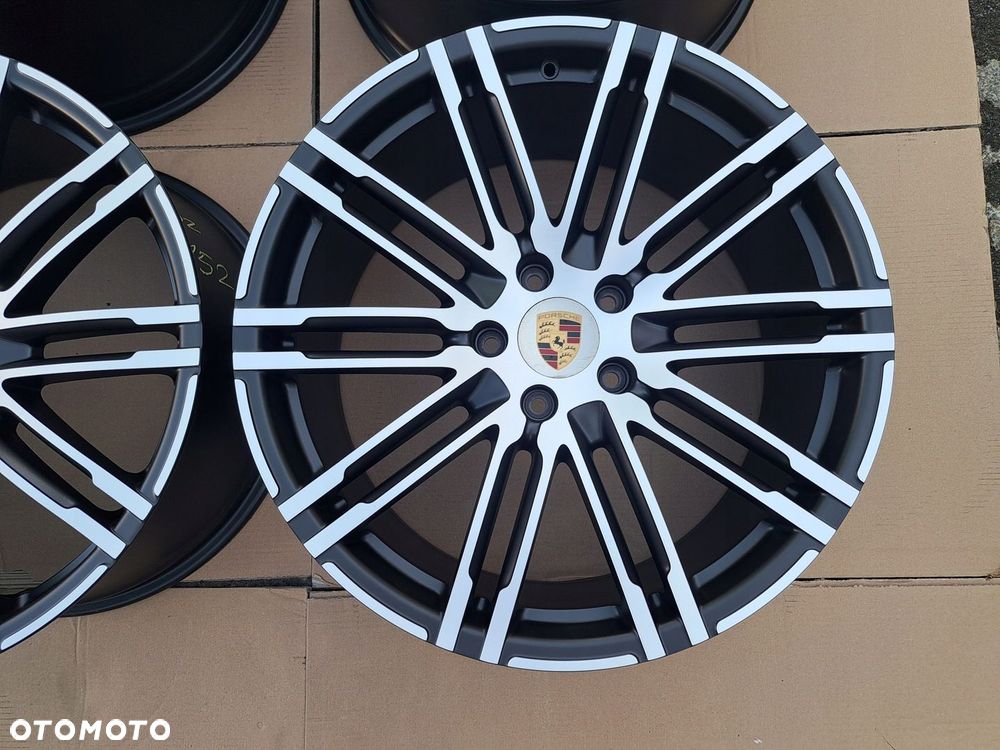 Oryg. Porsche Cayenne 21 Turbo 3 III 7P5 7P5601025AE BiColour - 2