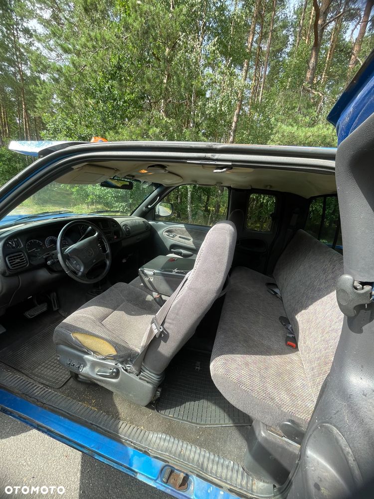 Dodge RAM 5.9 4WD - 10