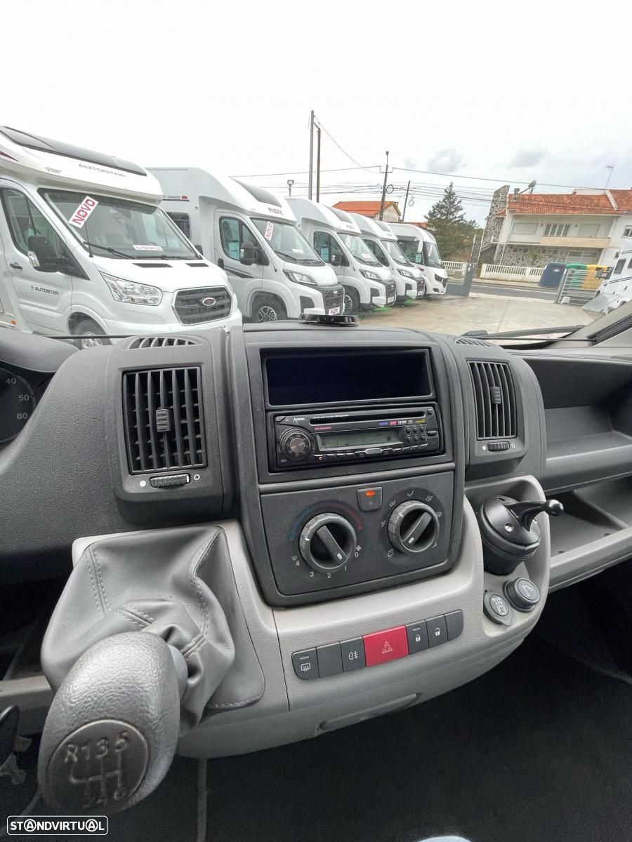 Burstner Privilége T630 cama francesa - 34