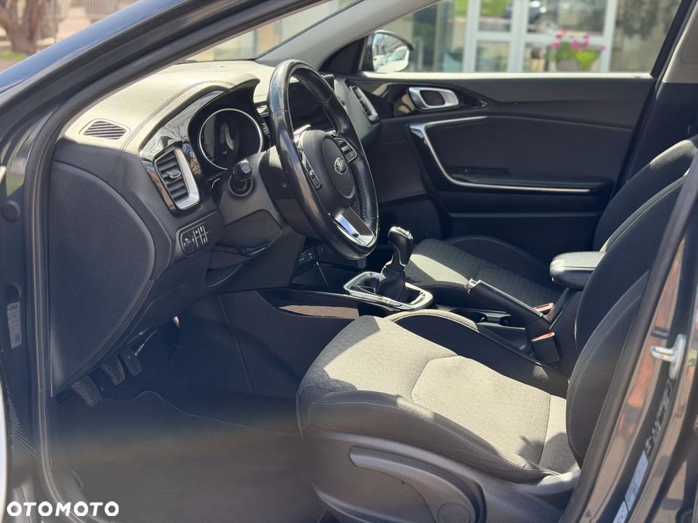 Kia Ceed 1.6 CRDi Eco-Dynamics+ (48V Mild-Hybrid) Spirit - 9