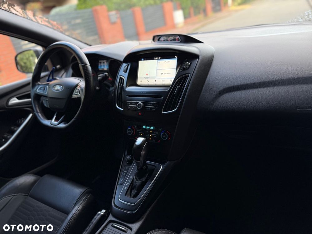 Ford Focus 2.0 TDCi ST mit Leder-Sport-Paket - 32