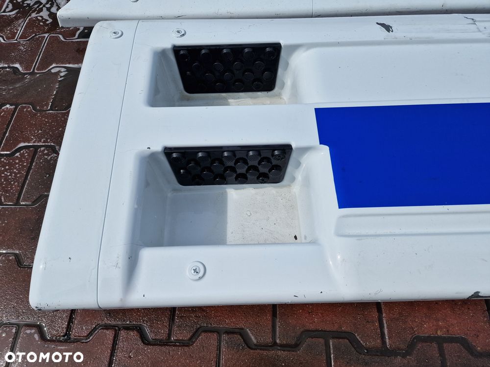 SPOJLERY BOCZNE, MIĘDZYOSIOWE MERCEDES-BENZ MP3 - 9