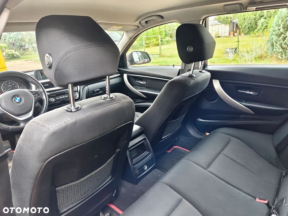 BMW Seria 3 318d - 5