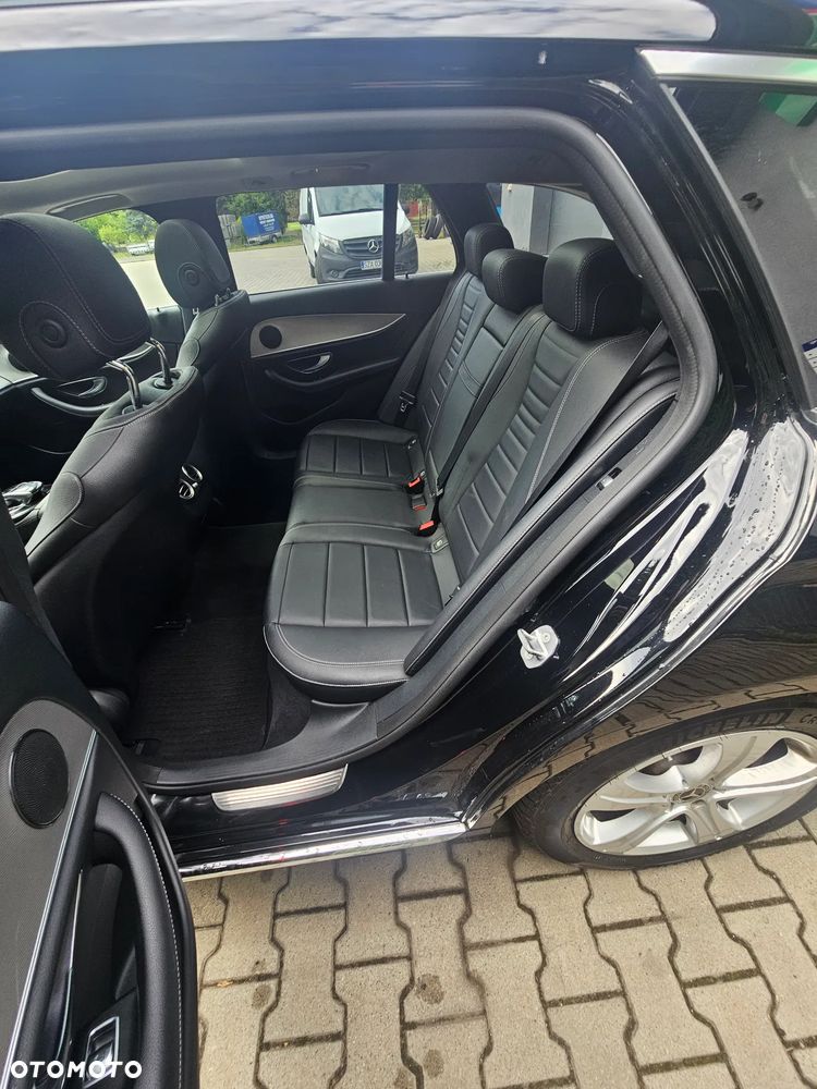 Mercedes-Benz Klasa E 200 4-Matic 9G-TRONIC - 31
