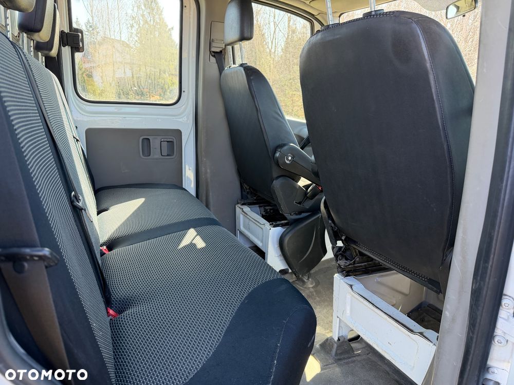 Mercedes-Benz Sprinter - 13