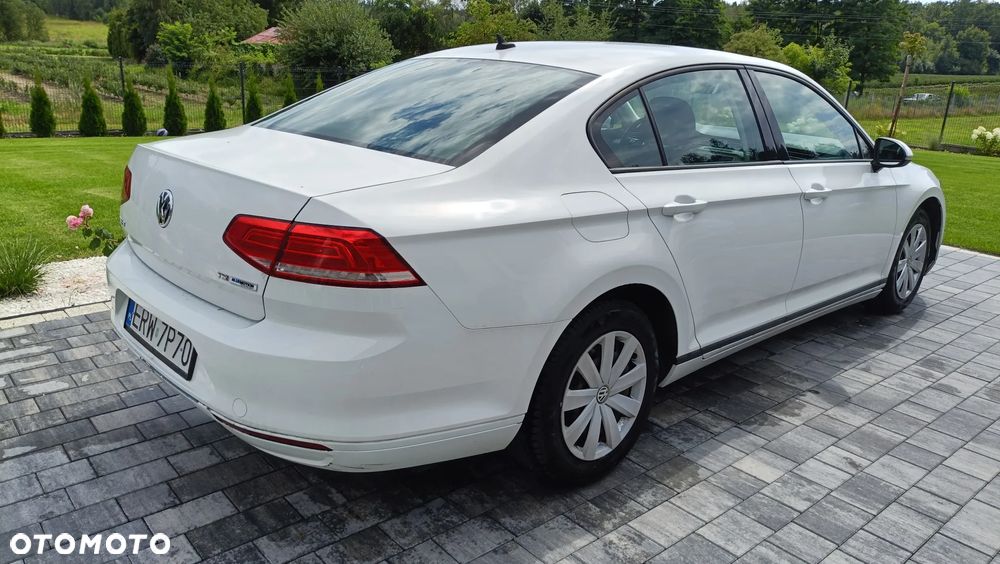 Volkswagen Passat ver-1-4-tsi-bmt-trendline - 5
