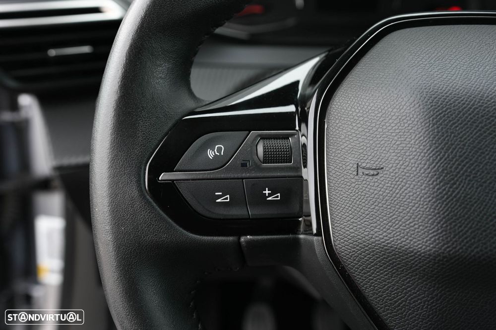 Peugeot 2008 1.2 Allure - 25