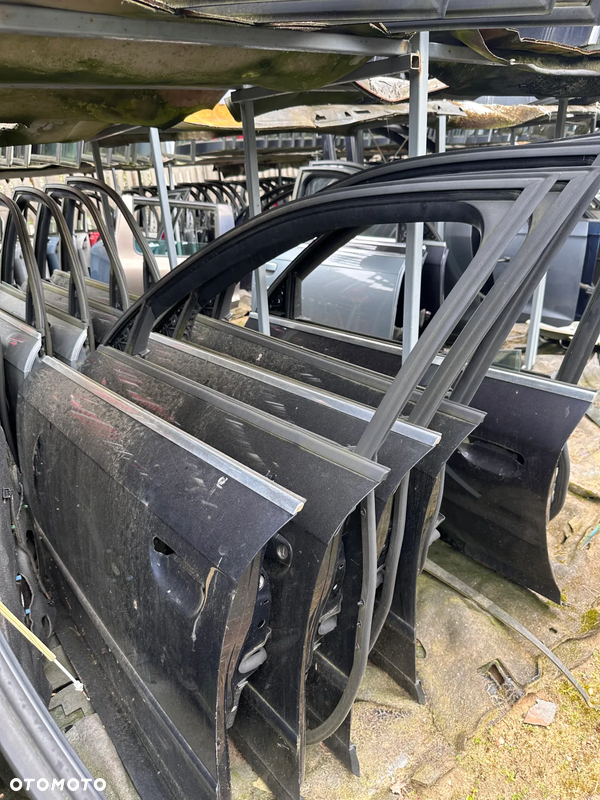 Audi A4 8E drzwi lewy przód lewe przednie