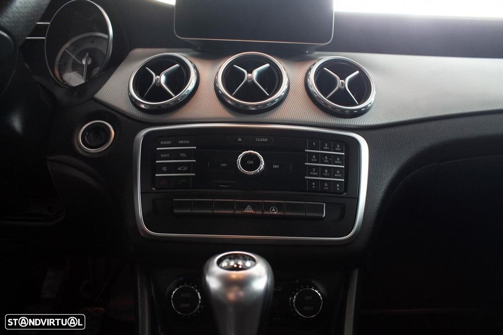 Mercedes-Benz GLA 180 d Urban - 19