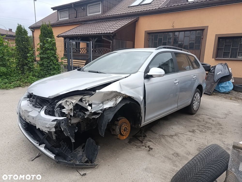 Volkswagen Golf 1.9 TDI DPF Comfortline DSG - 4
