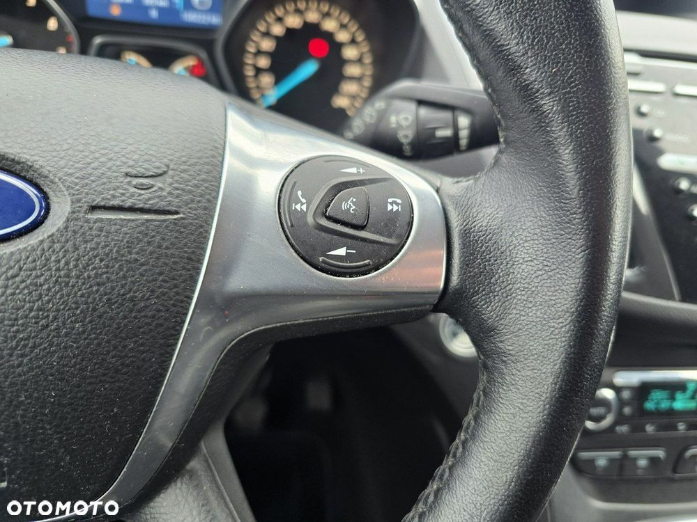 Ford Kuga 1.6 EcoBoost 2x4 Titanium - 18