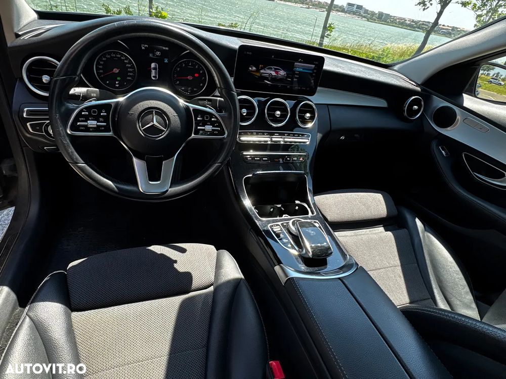 Mercedes-Benz C - 12