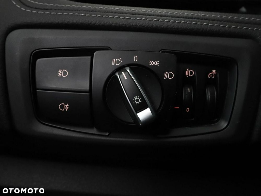 BMW Seria 2 218d M Sport - 33