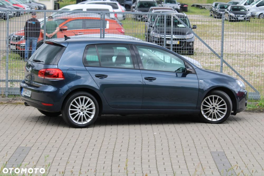 Volkswagen Golf 2.0 TDI DPF MATCH - 12