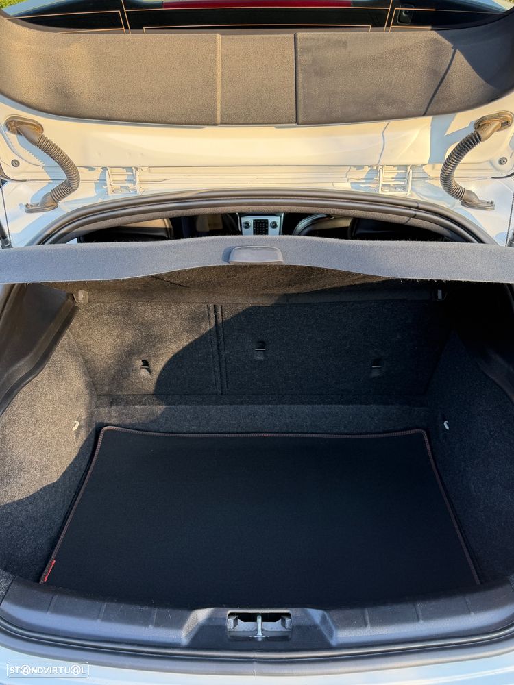 Volvo V40 Cross Country D3 Ocean Race - 15