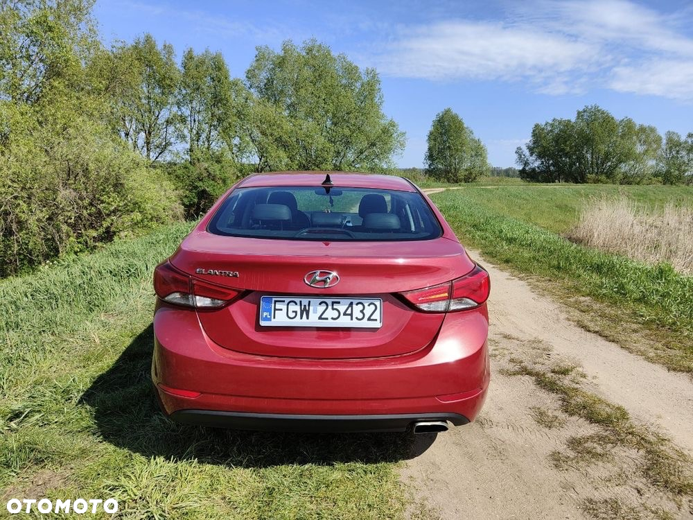 Hyundai Elantra 1.8 GLS - 10