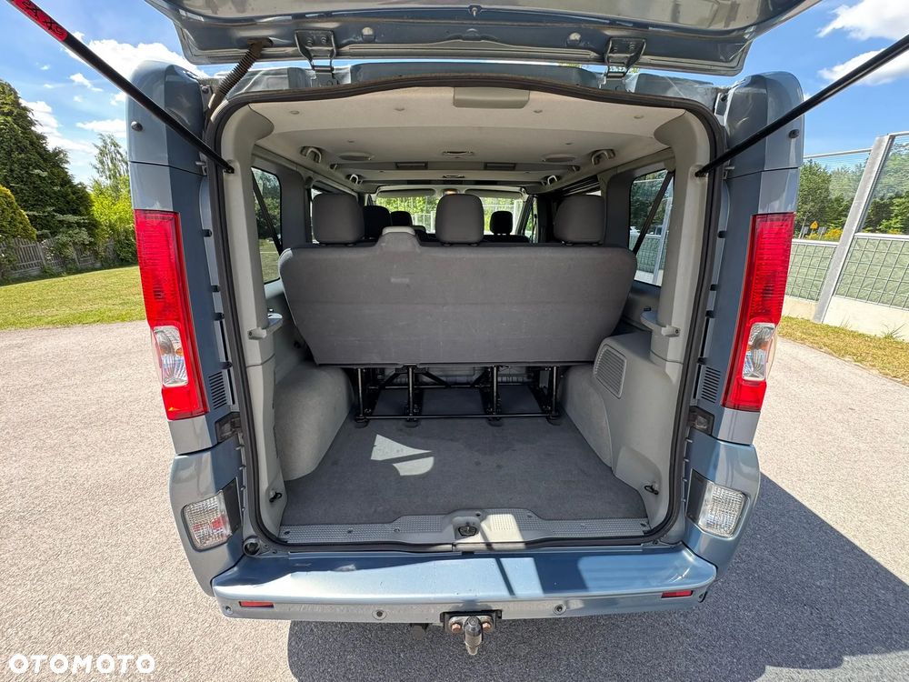 Opel Vivaro - 12