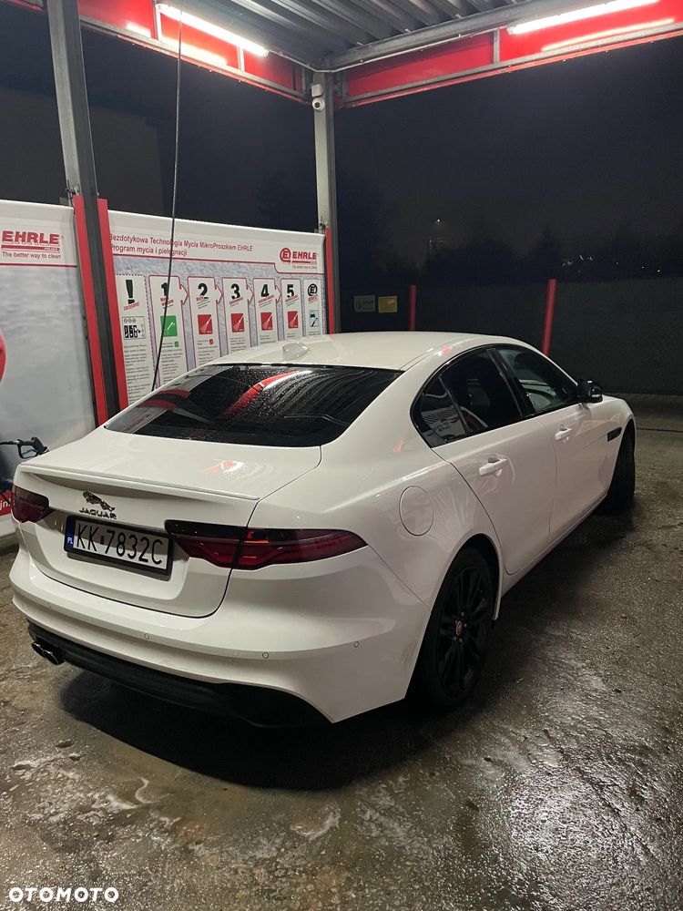 Jaguar XE 2.0 D180 SE - 5