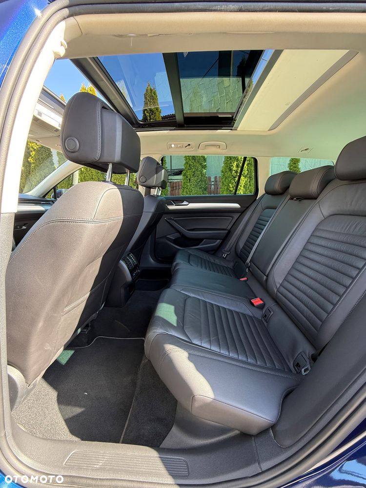 Volkswagen Passat 2.0 TDI SCR DSG Comfortline - 20
