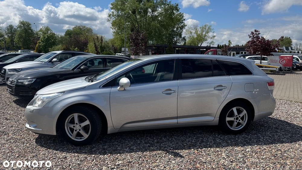 Toyota Avensis 1.8 Sol NAVI - 7