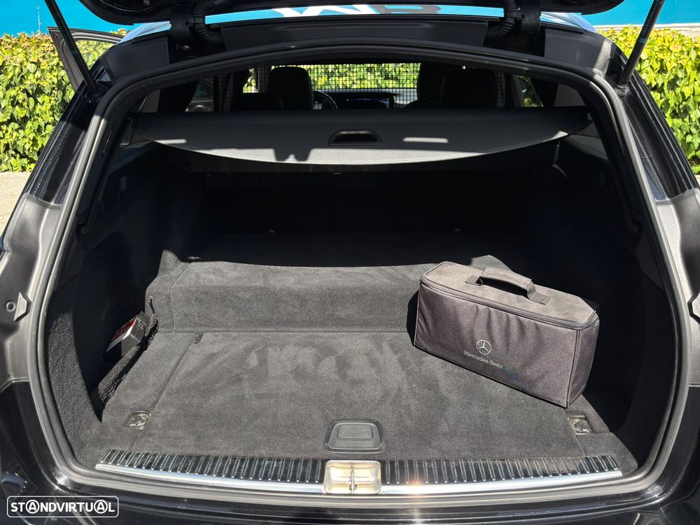 Mercedes-Benz E 300 de 9G-TRONIC AMG Line - 34