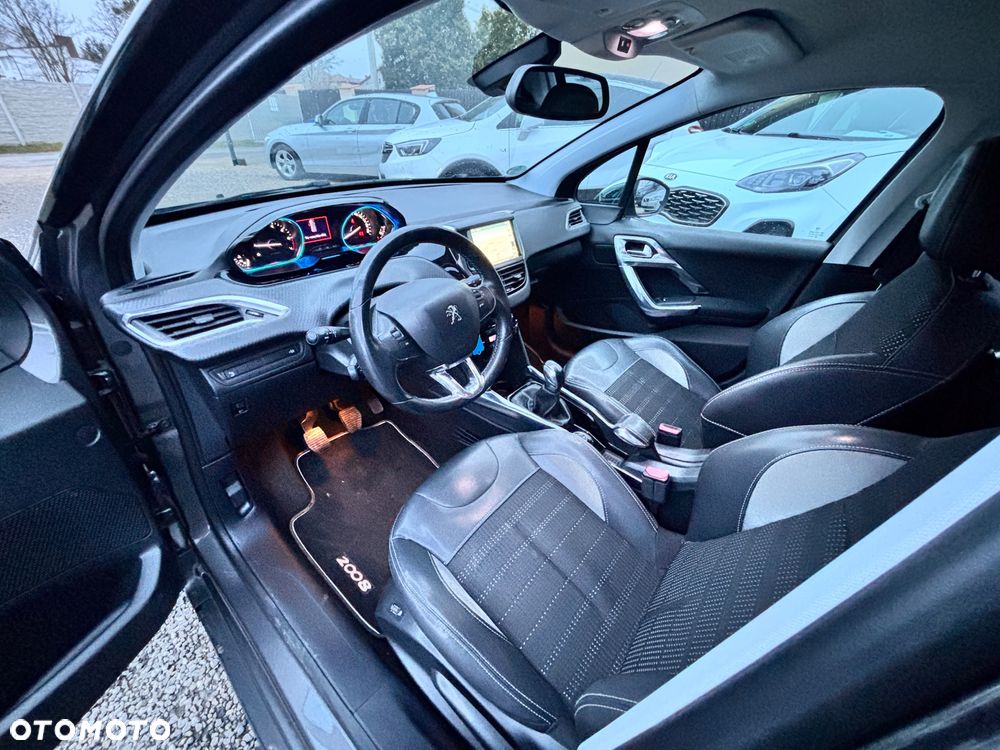 Peugeot 2008 1.6 VTi Allure - 9