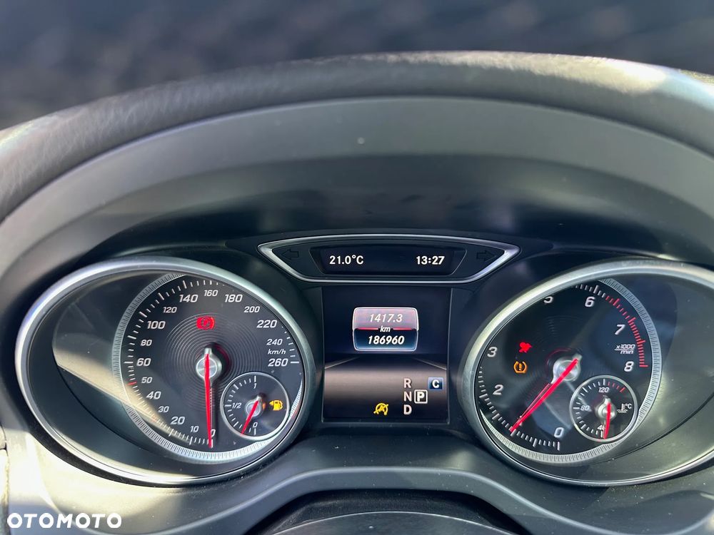 Mercedes-Benz GLA - 17