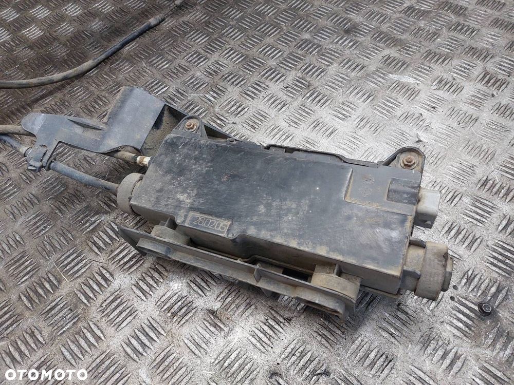 HAMULEC RĘCZNY ELEKTRYCZNY RENAULT SCENIC II 8200418647 ID: 238294 - 2