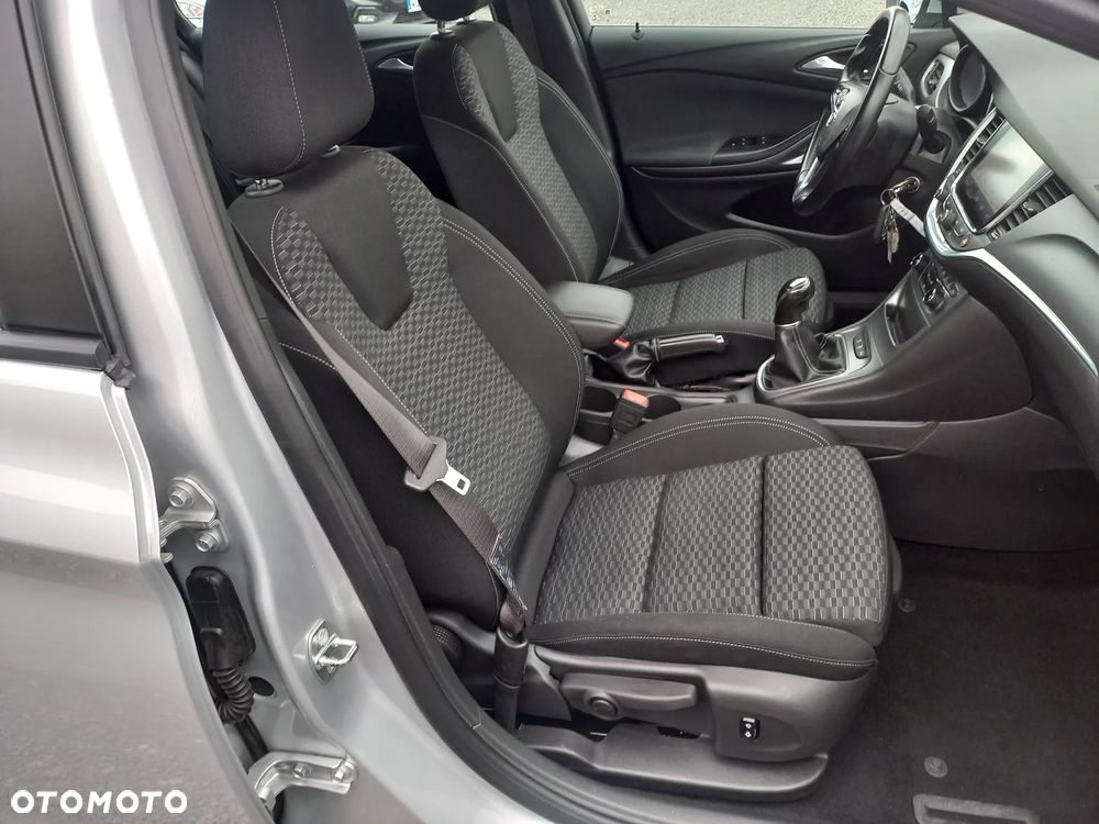 Opel Astra 1.6 CDTI Dynamic S&S - 17